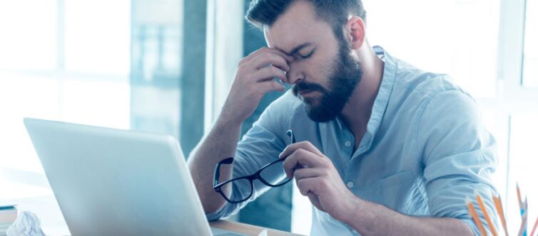 Un uomo ha sperimentato gli effetti collaterali dell'ingrandimento del pene