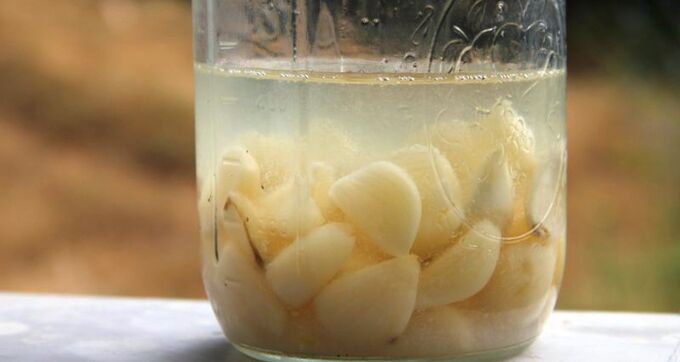 La tintura di aglio presa per tre mesi aumenterà le dimensioni del pene